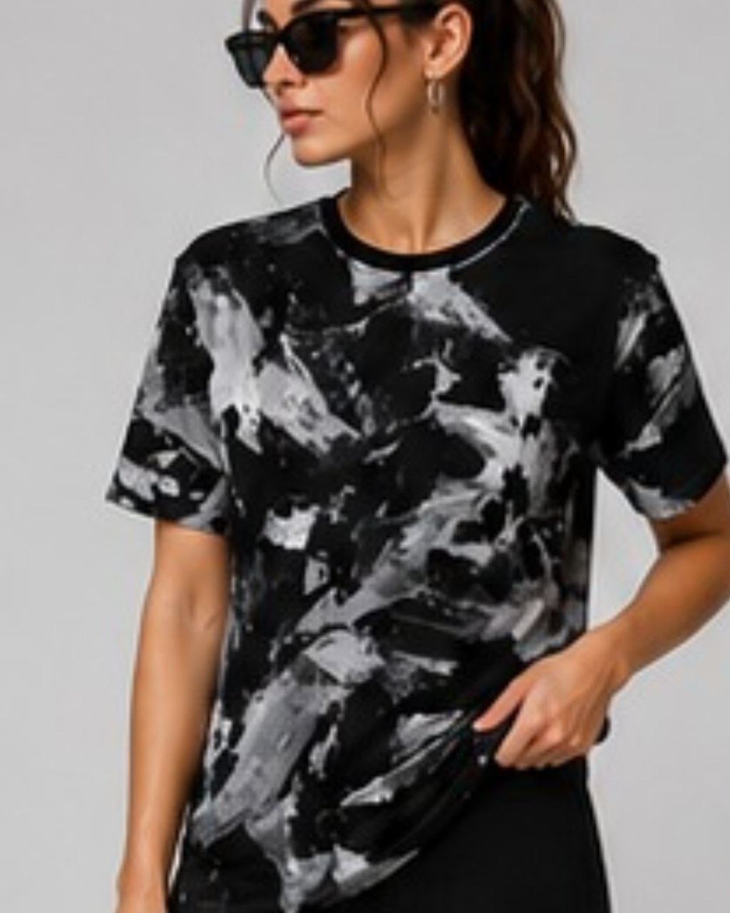 Women's Black & White Abstract Performance T-Shirt